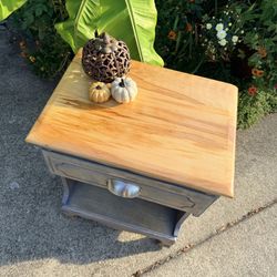 Beautifully refinished, pine end table/nightstand with a drawer 
