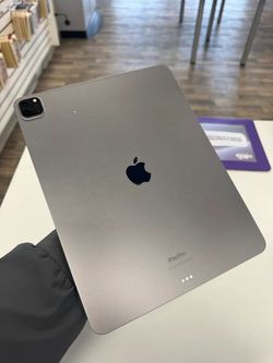 Apple - iPad Pro 12.9 6th Gen (M2 Chip) (WiFi) (Pre-owned) / 256GB / Fair| $5 Down | Payment Plans Available