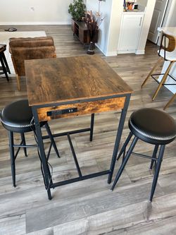 Table with 4 Stools