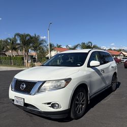 2015 Nissan pathfinder SV