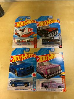 Hot wheels lot of 4