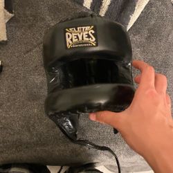 New CLETO REYES REDESIGNED HEADGEAR