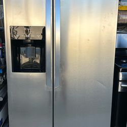 36” LG SIDE X SIDE REFRIGERATOR STAINLESS “WORKS GREAT “