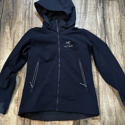 Like New Arc’teryx Navy Blue Raincoat Jacket Shell Women Large L