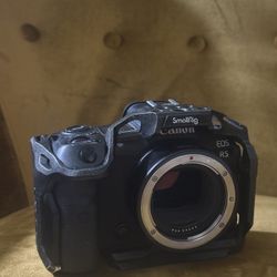 Canon R5 With Rf-ef Adapter And Cage 