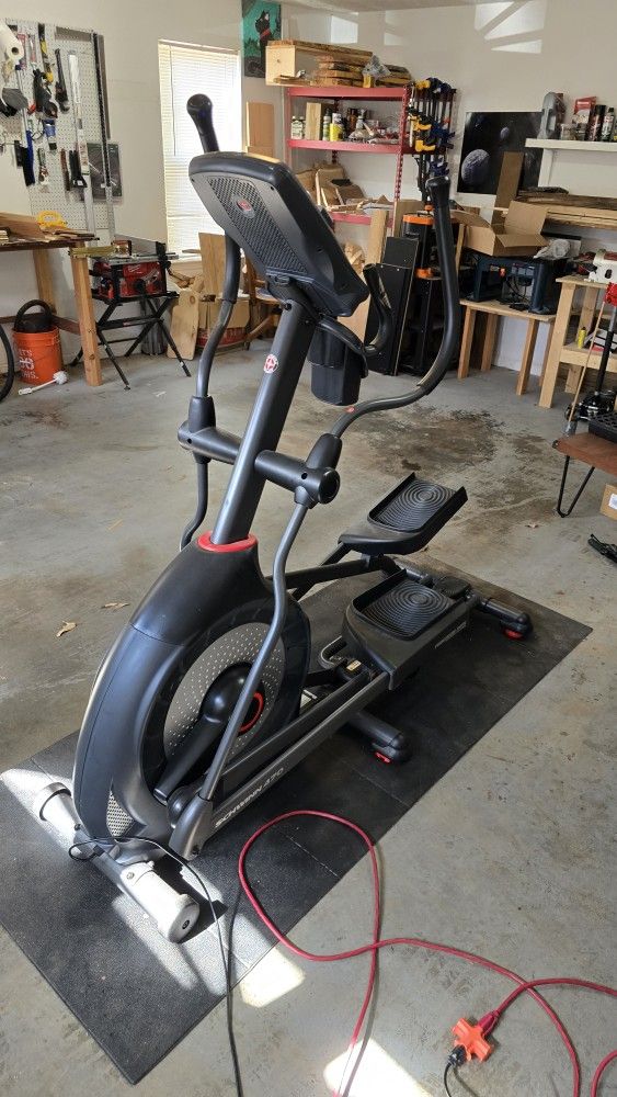 Schwinn Fitness 470 Elliptical Machine - Black