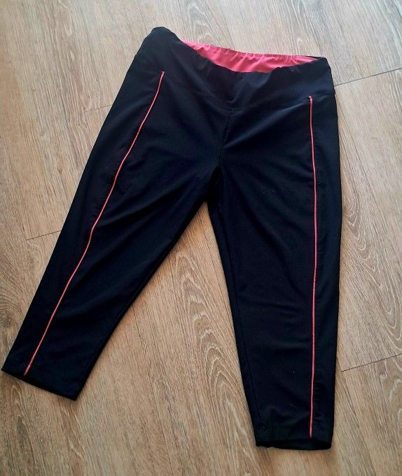 Bally Capri Black And Pink Leggings Medium
