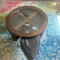 Coffee Table with 4 Stools