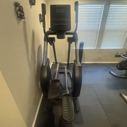 NordicTrack FreeStride FS7i Elliptical – Near-Mint Condition