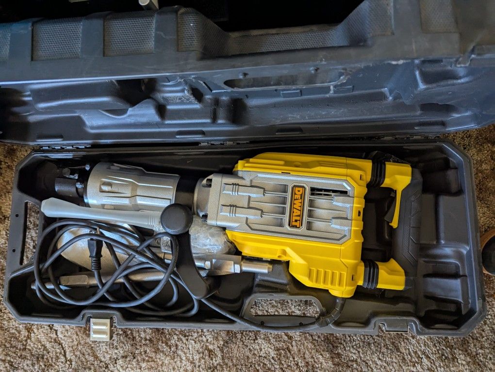 dewalt 40 lb demolition hammer