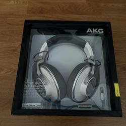 AKG K551 White headphones with mic