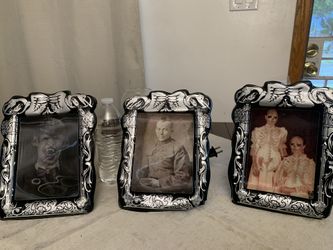 3-D Halloween Decorations