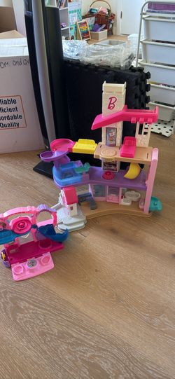 Little People Houses X2