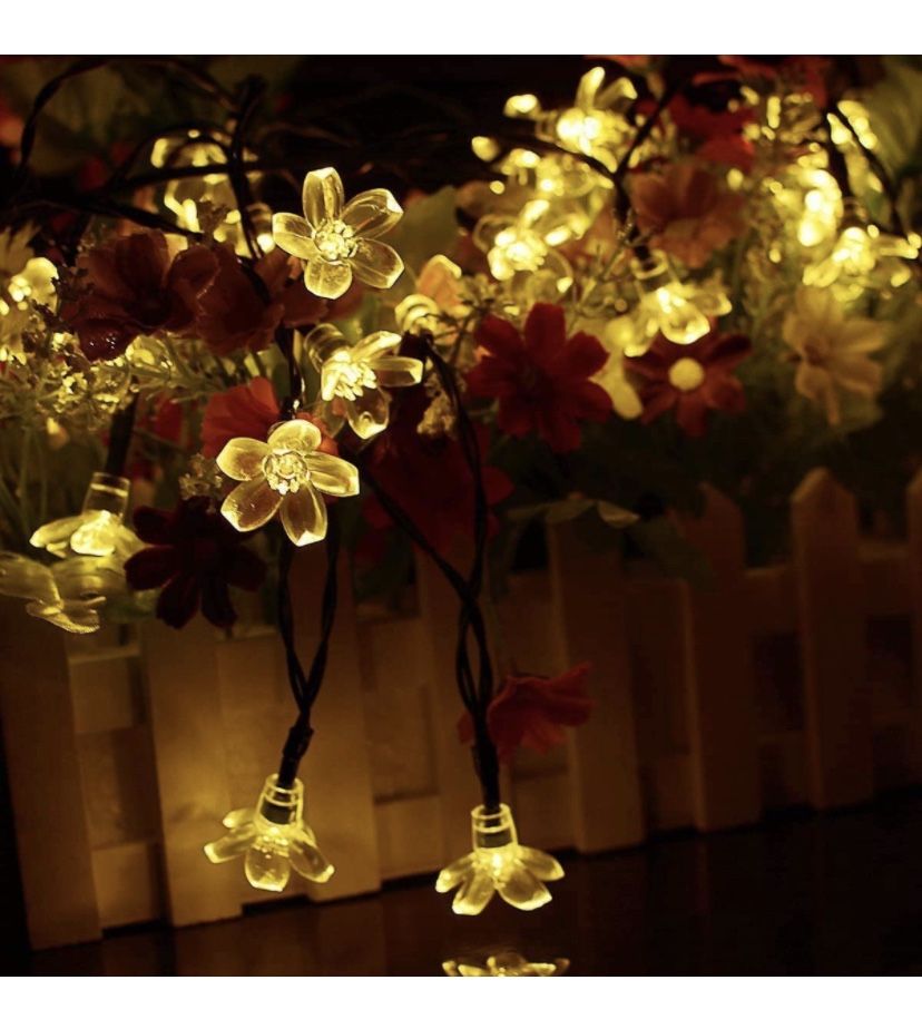 Brand New 21ft Solar Christmas String Lights With 50LED