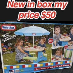 New Little Tikes Easy Store Jr. Picnic Table with Umbrella - Blue / Green, 27.25''L x 27.00''W x 18.25''H 🚨$50 firm cash only east Palmdale 
