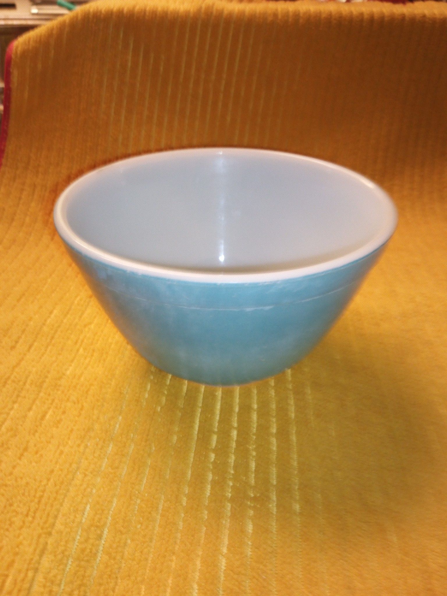 Vintage Pyrex Small bowl