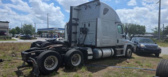 Freightliner cascadia 014