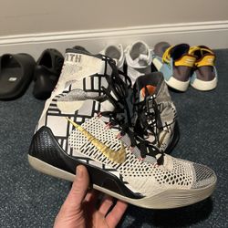 Nike Kobe 9 Elite Gold Fundamentals Size: 13