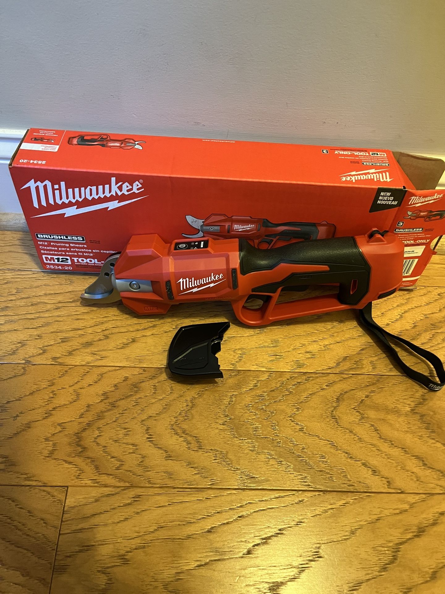 Milwaukee M12 12V Brushless Pruner Shears -NEW-