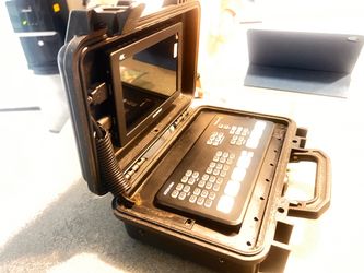 Atem mini con monitor en hard kace box