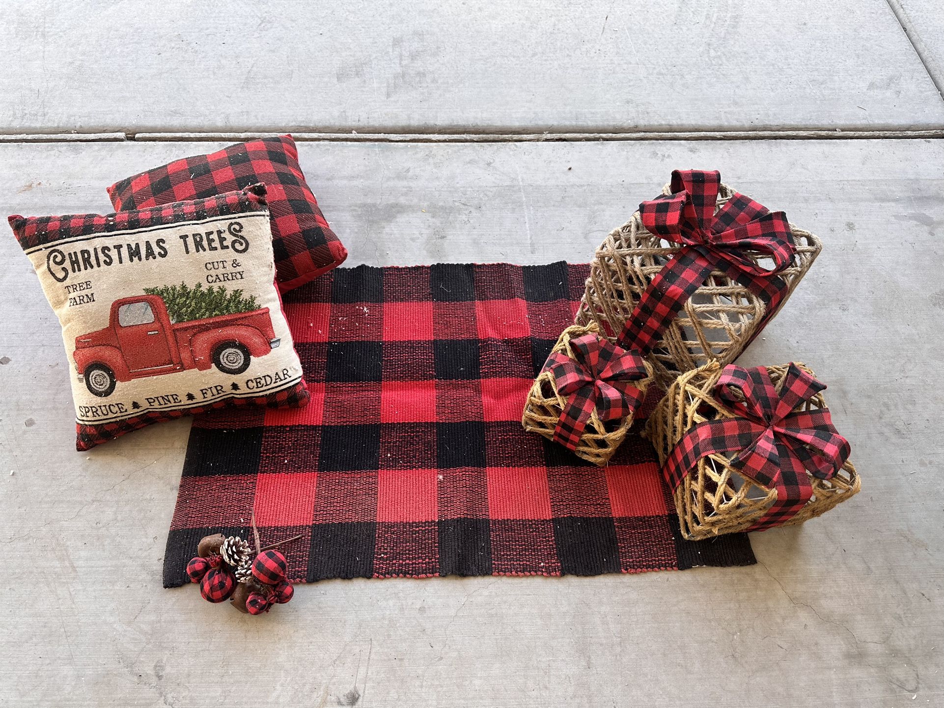 Buffalo Checkered Christmas Decor 