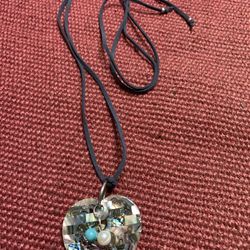 Large Necklace.  Mother Of Pearl Heart ( Nácar)