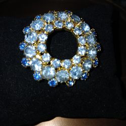 Blue Topaz Style Tiered Rhinstone Wreath Brooch 