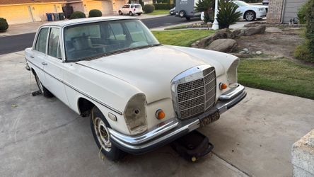 1969 Mercedes-Benz 250