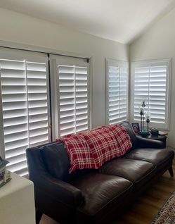 Custom Interior Wood Shutters. Install Included. Persianas De Madera. Best Pricing. We Service All of Southern California. 951-573-2560
