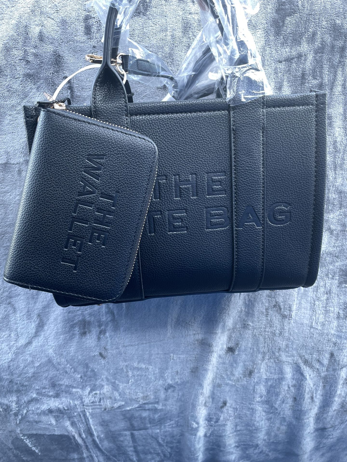 The Tote Bag By Marc Jacobs Medium Comes With The Wallet