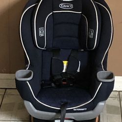 LIKE NEW GRACO EXTENDED 2FIT CONVERTIBLE CAR SEAT!!!!