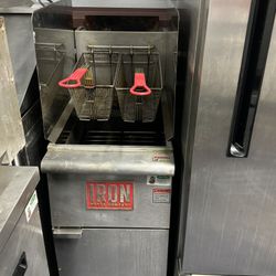 Iron Range fryer (like new)