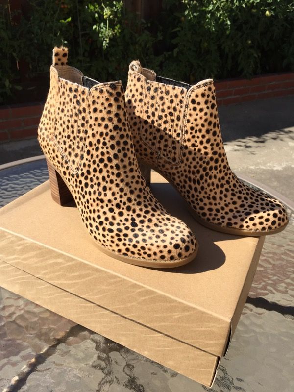 Fur boots size 7.5 US.