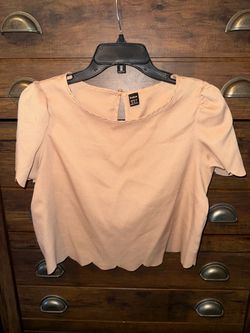 SHEIN Pink Scallop Hem Crop Top
