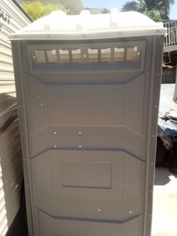 Portable Restroom 🚻