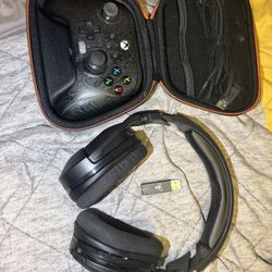 47” Gaming Desk, Wireless Headset, Wired Controller 