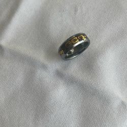 Men’s Tungsten Ring With Gold Chain Inlay 