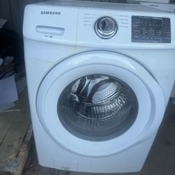 A Set Of Washer And Dryer 