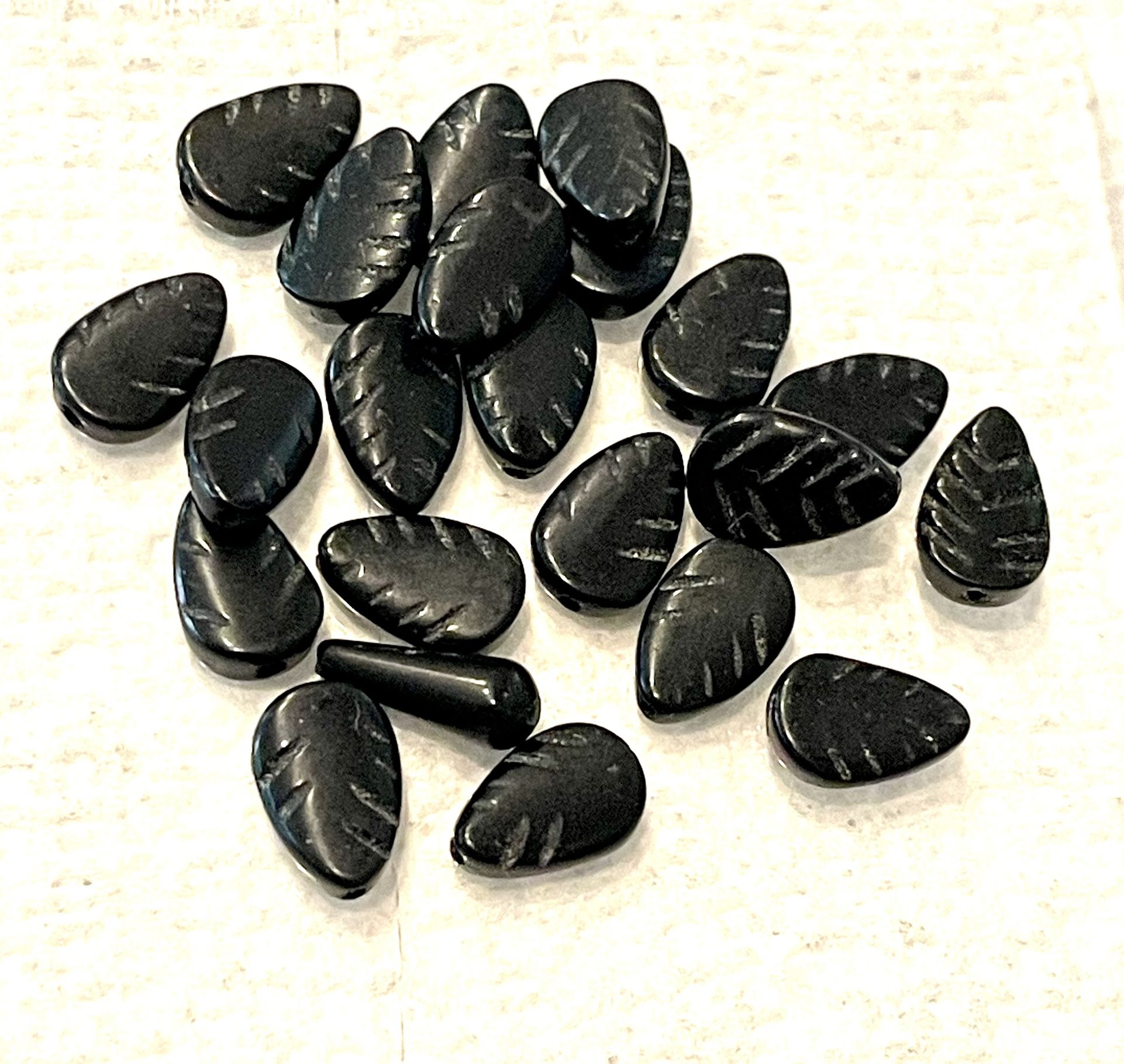 Lot Of 22 Carved Leaf Beads