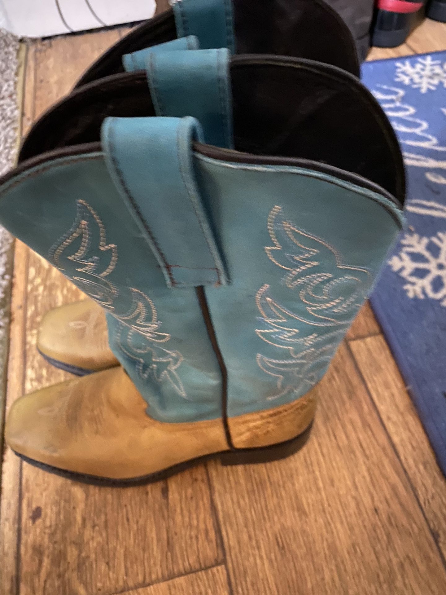 2 Women’s Cowboy Boots
