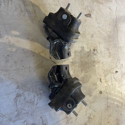 2011 5.3 Chevy GMC Motor And Transmission Mounts
