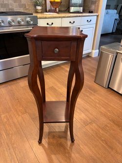 Bombay Company Mahogany Plant Stand