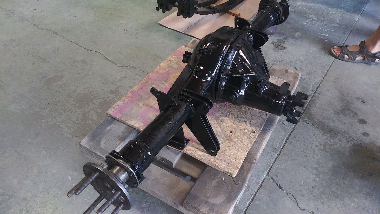 MOPAR 8 3/4 NARROWED Rear Axle 8.75 Rear for Sale in El Cajon, CA