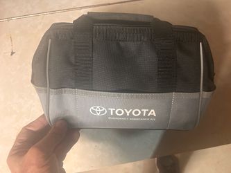 Toyota Emergency Assistance Kit (PT(contact info removed)0)