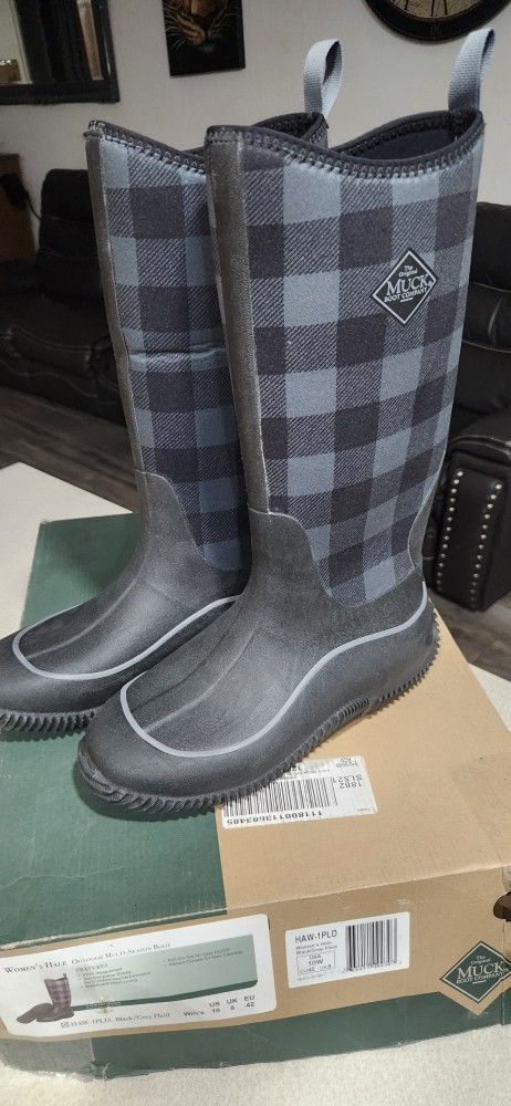 Much Boots Women's 10  $60