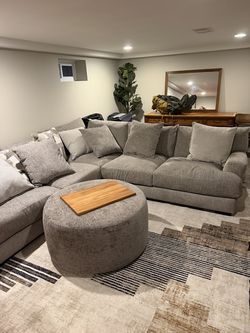 Like new Raymour & Flanigan couch