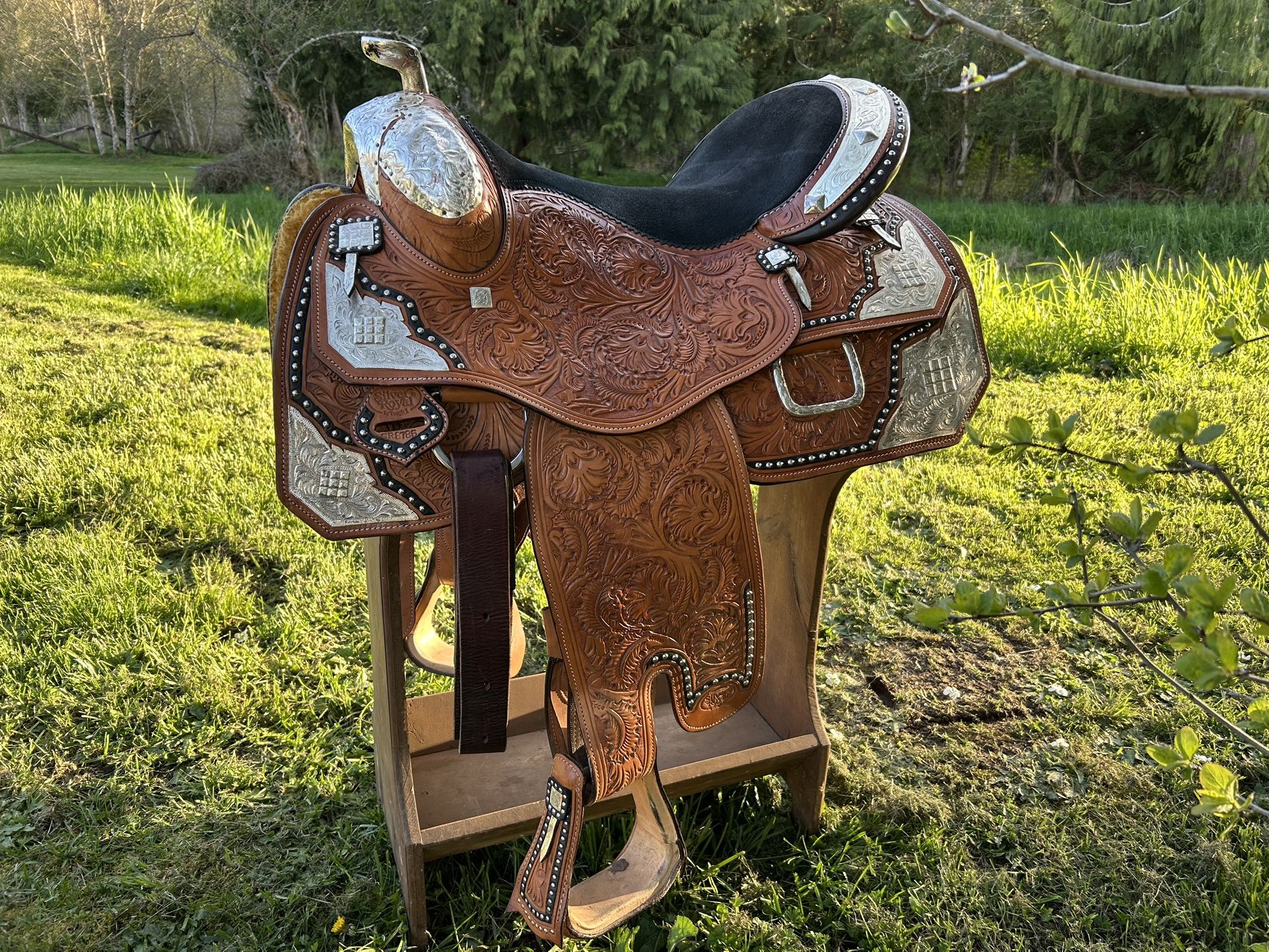 Show Saddle