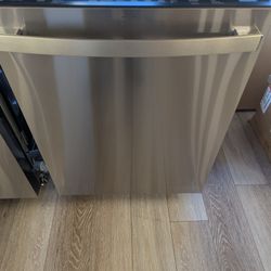GE Profile 24 In  Smart Built In Top Control Fingerprint Resistant Dishwasher W/Microban,44 Dba