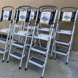 Gorilla Stepladder - 225lb Capacity