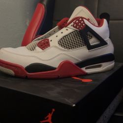 Air Jordan 4 Retro Size 9 